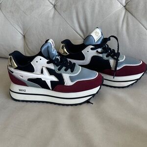 NWOT W6YZ Women’s Platform Sneakers Size 8 Multi-Color Star Logo Chunky Shoes